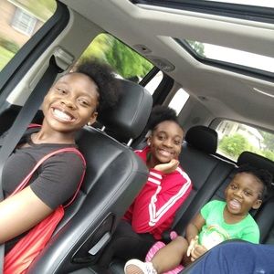 Meet your Posher, Contesa